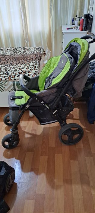 Коляска прогулочная всесезонная