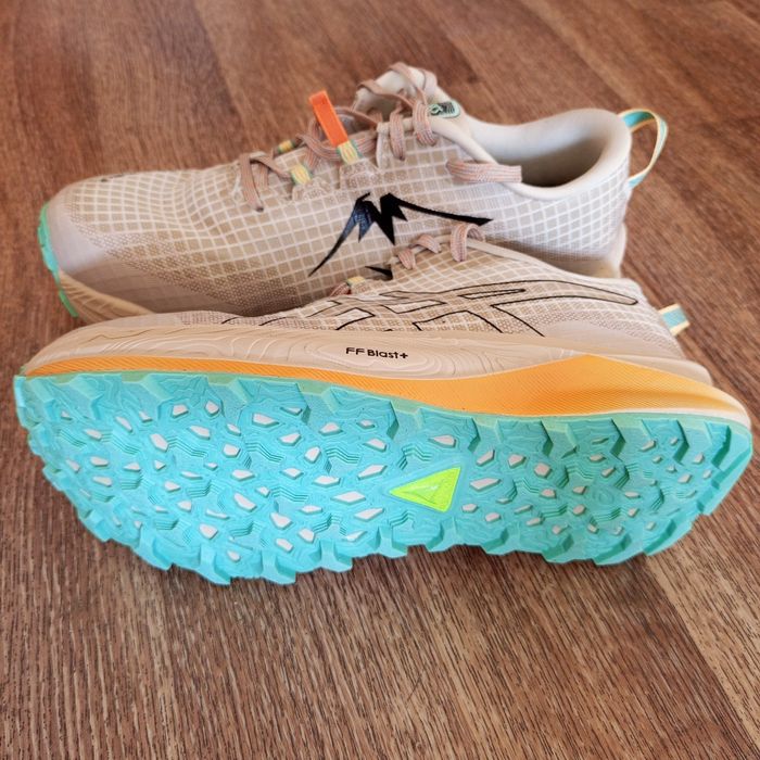 Кроссовки  Asics