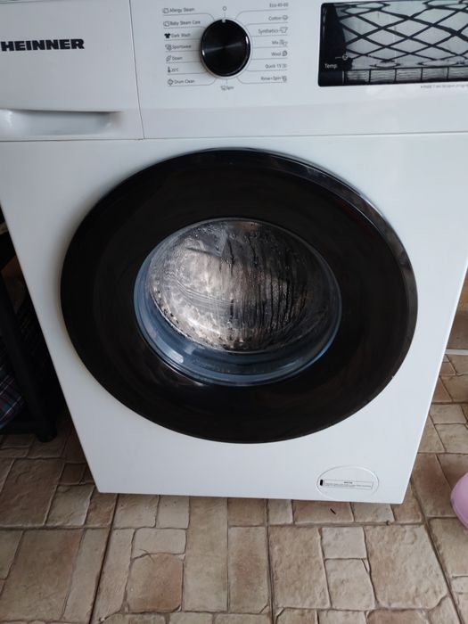 Vând masina de spalat Heinner