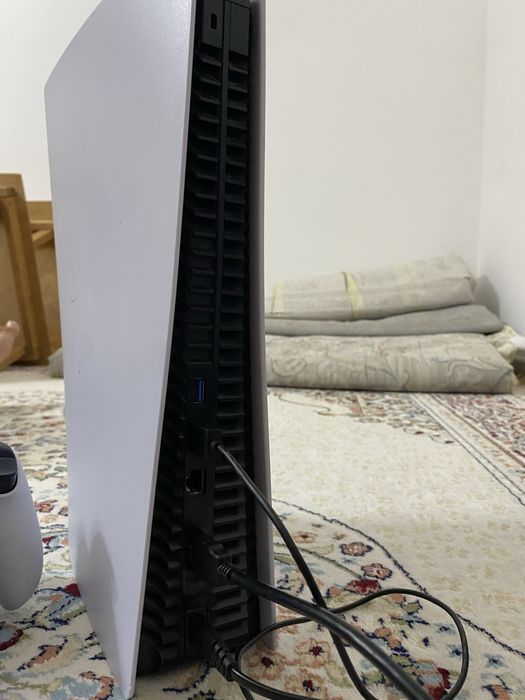 Продам ps5 в хорошом состояний