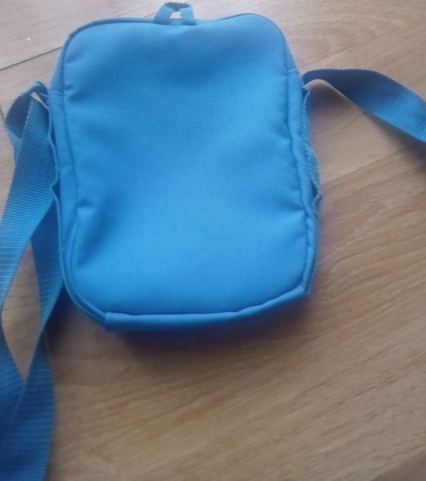 Geantă Adidas de culoare albastră