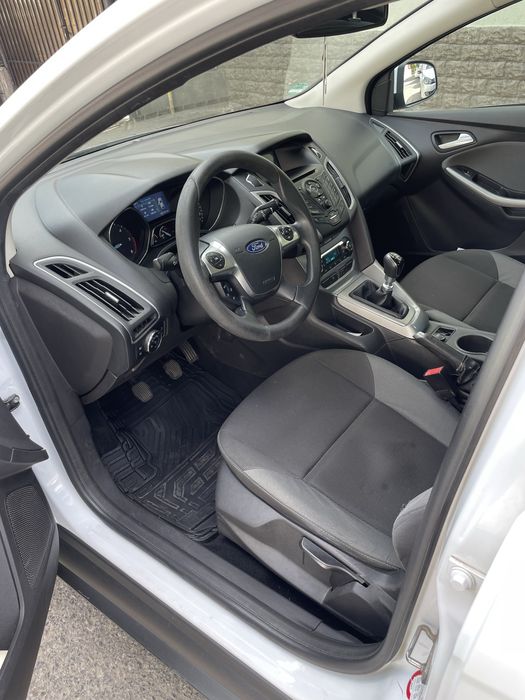 FORD Focus 2013 — imagine 5