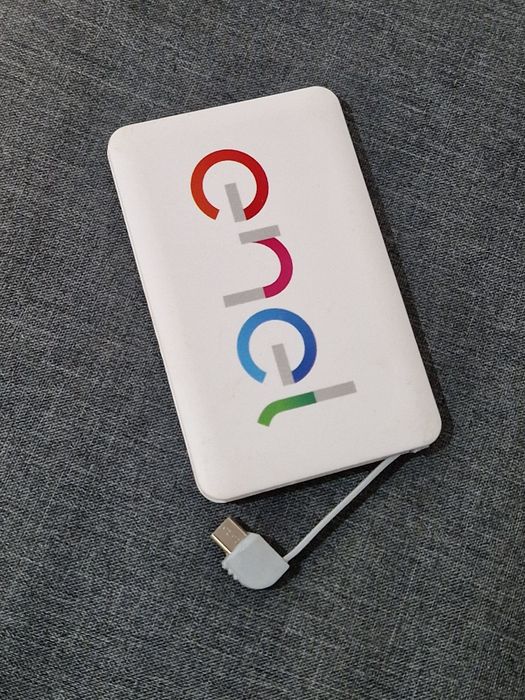 Baterie externa de urgenta 2500 mAh perfect funcționala
