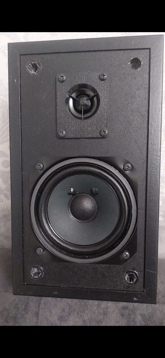 Продам колонки тыловые Yamaha  NS-B51³
