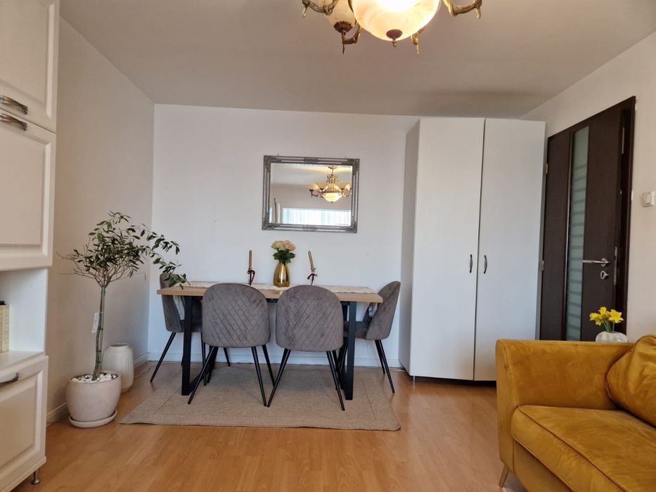Apartament 3 camere, 2 bai, zona Consul