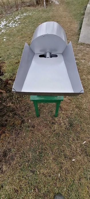 Masina de spart nuci manuala , la bormasina /electrica