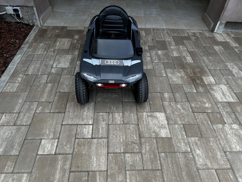 Vand masinuta electrica audi copii