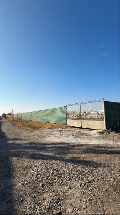 Qurilish qilishga mo'ljallangan 86 sotixli yer maydoni sotiladi.