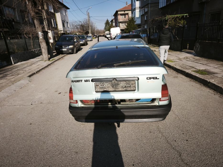 Продава се на части OPEL KADET 1.6 75Kс