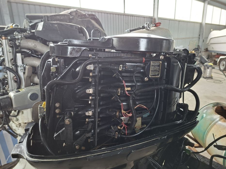 Motor de barca Mercury 60 cp 4 timpi EFI