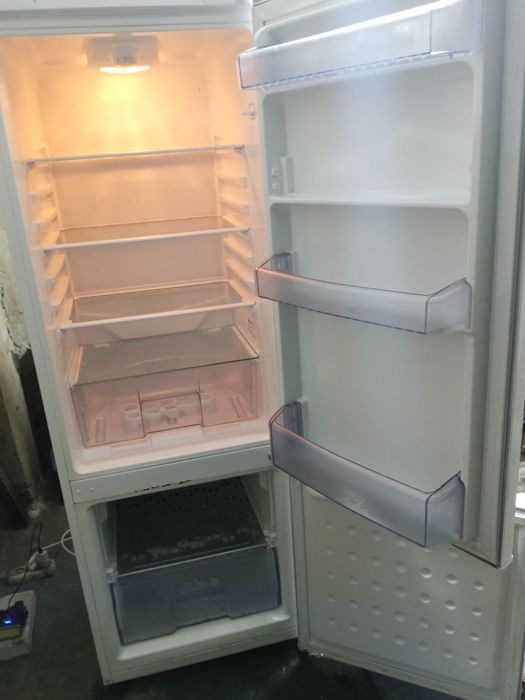 Продам холодильник