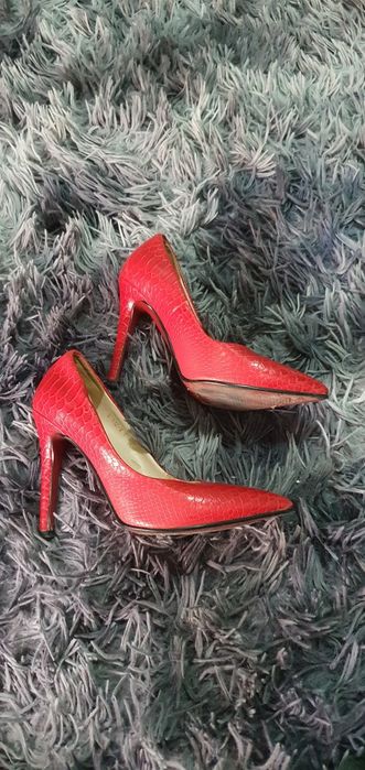 Tuflik jenskiy razmeri 35, 3 ta,