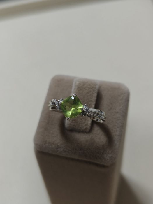 Inel aur 14k 2.84gr cu diamante naturale și peridot(r)