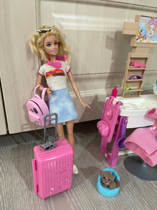 Сет кукла Барби на път плюс комплект за спа салон