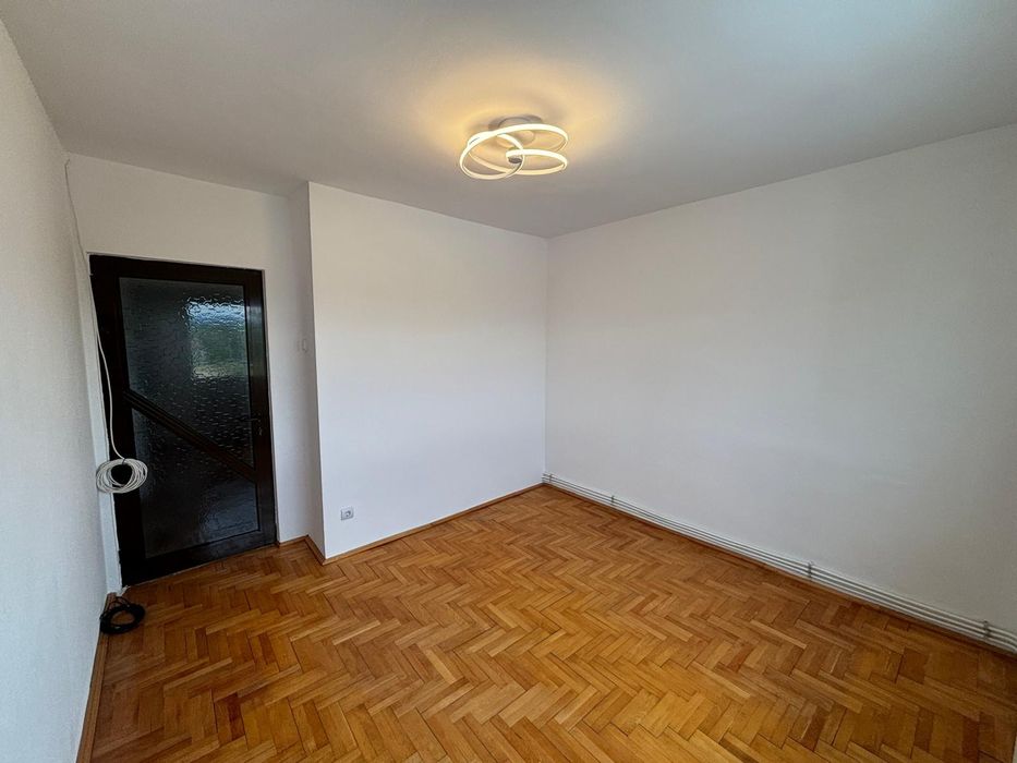 Închiriez apartament 2 camere zona de jos