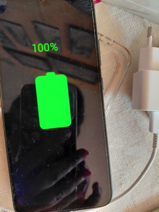 Айфон "Реалми"к протектор отзад