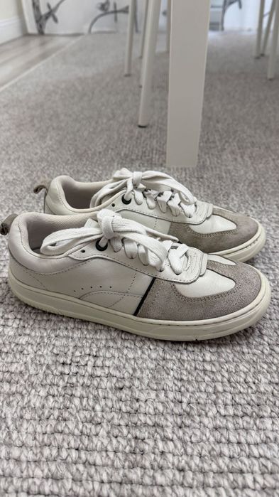 Продам кроссовки  ZARA