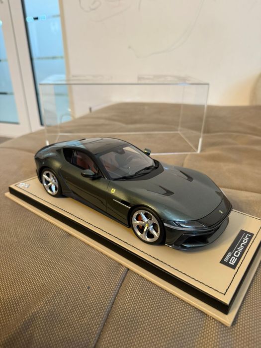 Macheta 1:18 Ferrari 12 cilindri noua