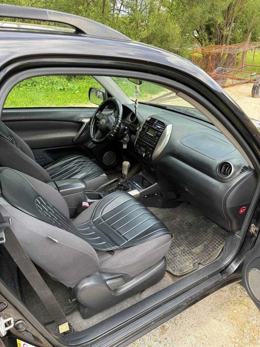 Toyota RAV4 2.0 Diesel 2004, 3 usi