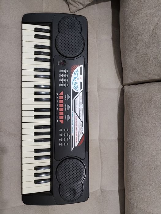 Продаётся детский синтезатор, состояние отличное