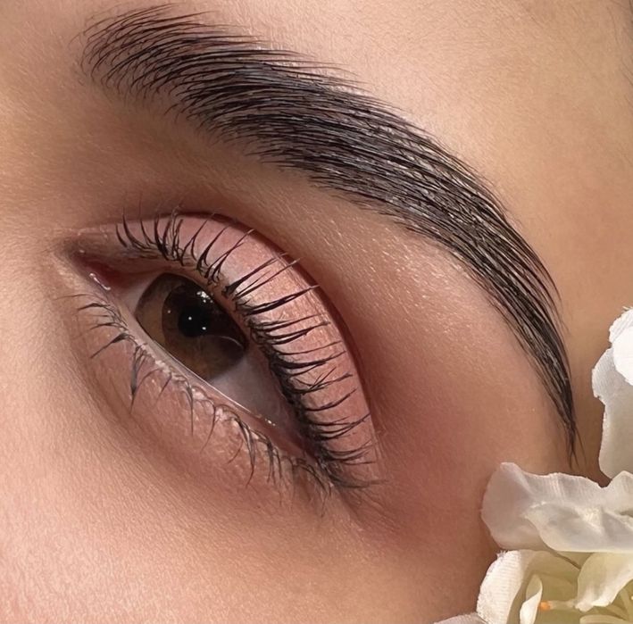 Ламинация бровей и ресниц