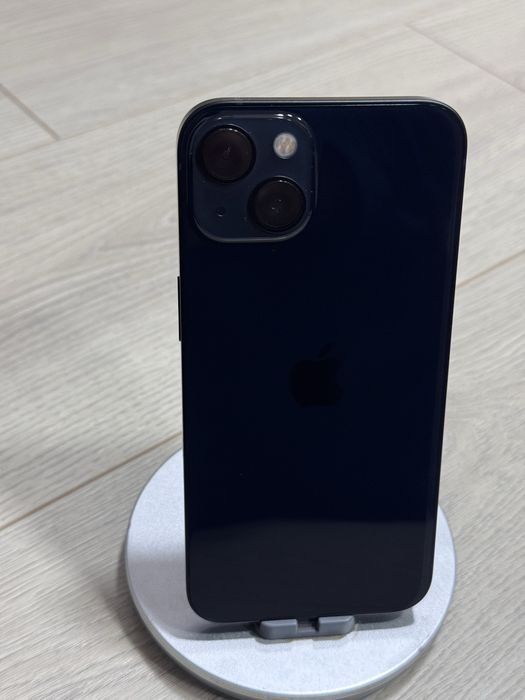 Продам в очень хорошем состоянии iPhone 13