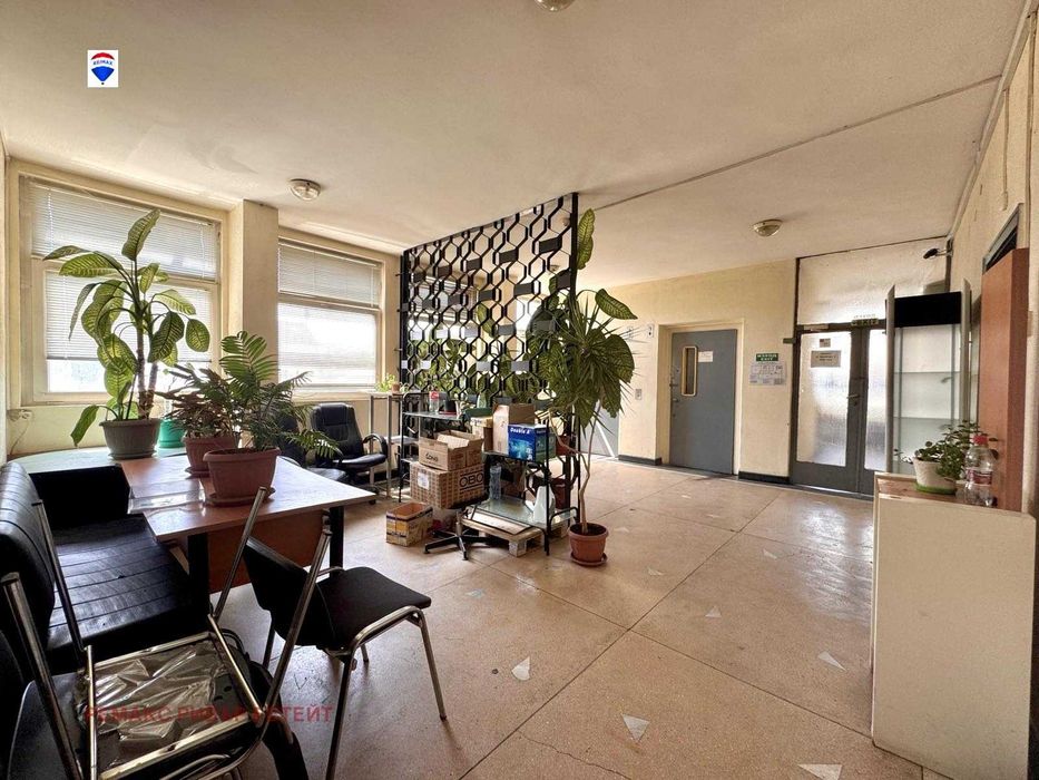 Офис под наем кв. Широк център