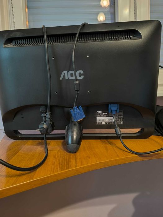 Монитор AOC 22" Full HD