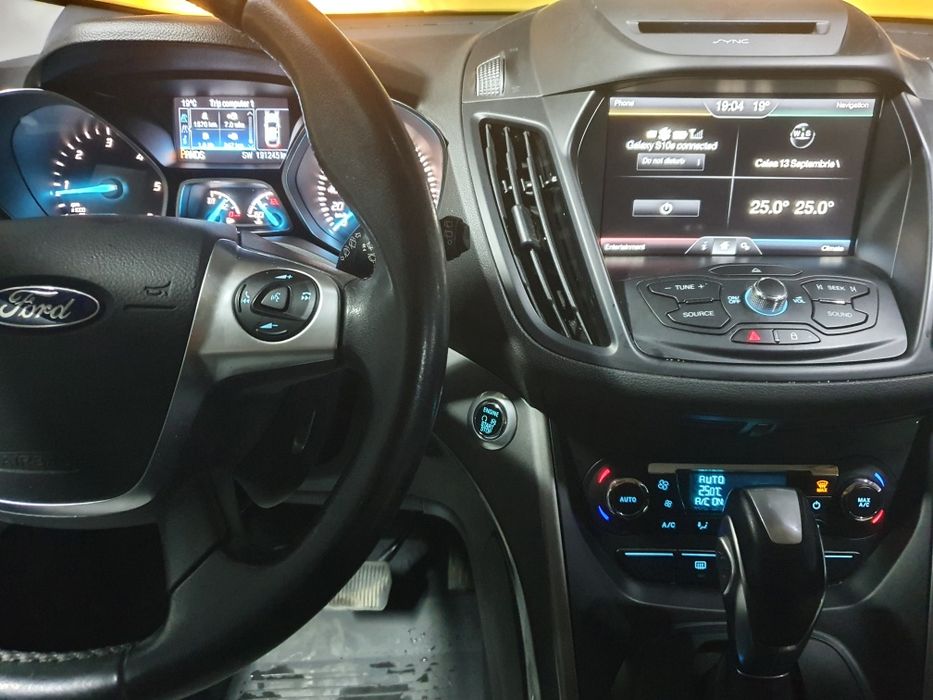 FORD Kuga Automat  Titanium 4x4 Istoric service!