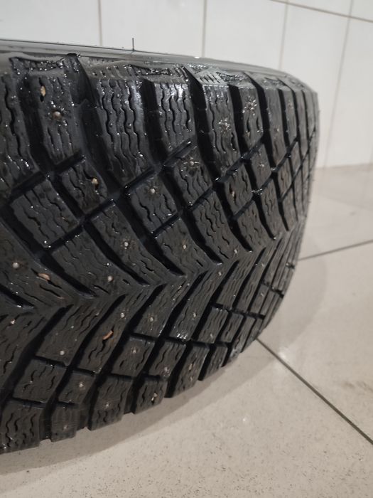 Продам автошины MICHELIN  X-ICE NORTH 4 SUV 275/45  R22
[10.01, 01:39]