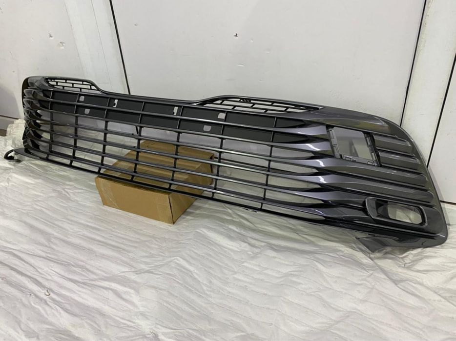 Решетка бампер Toyota Camry 70