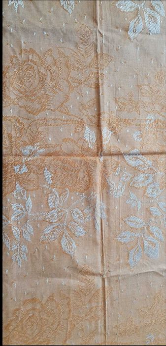 Нова покривка за маса квадрат