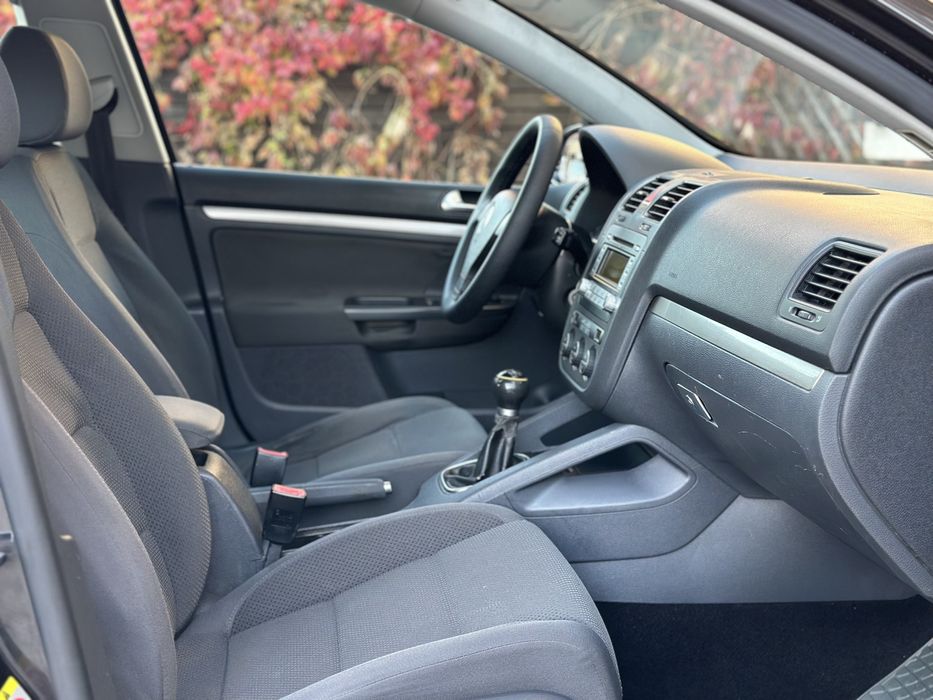 Volkswagen Golf 5 2008 1.6 MPI 102 CP