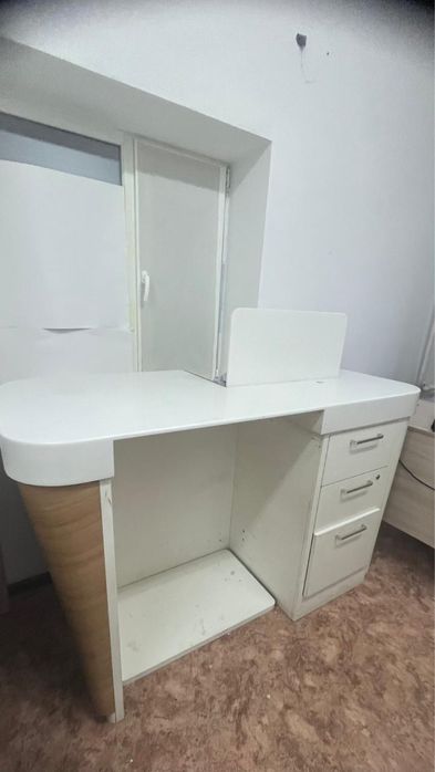 Ресепшен стол рабочий