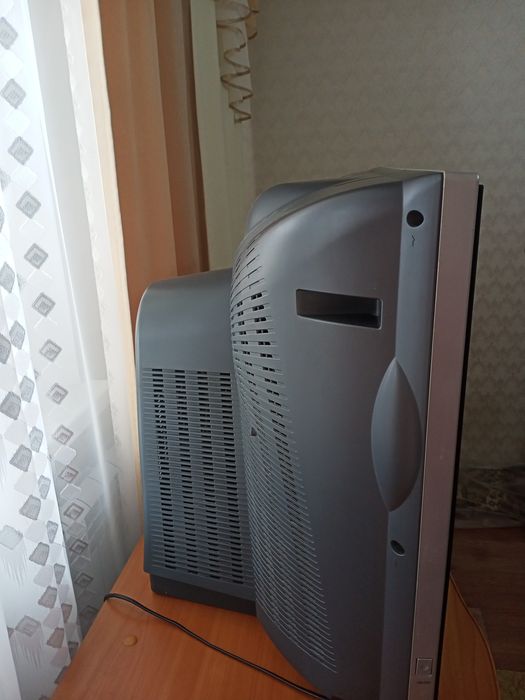 Продам телевизор. Показывает отлично.