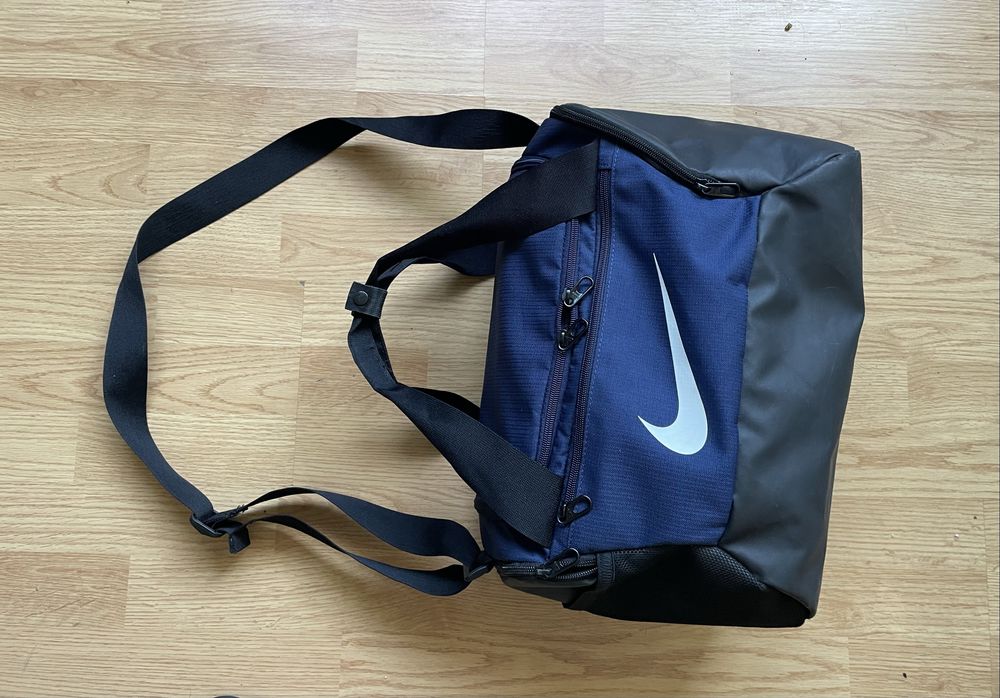 Geanta sport Nike bleumarin