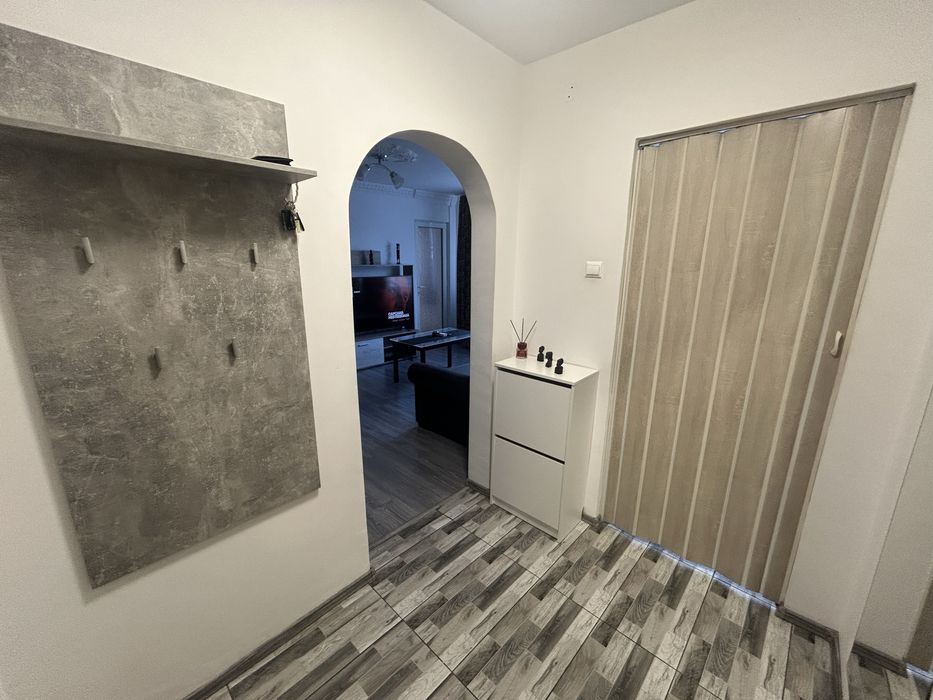 Vand apartament 2 camere Militari-Gorjului