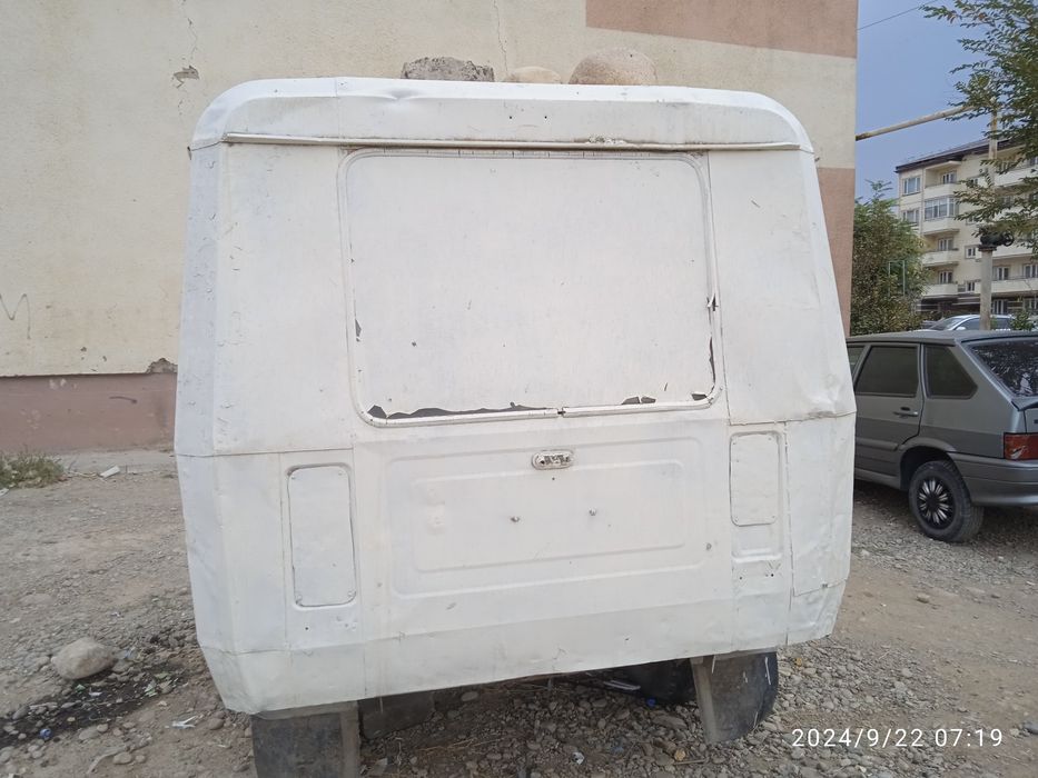 Прицеп сатылады.