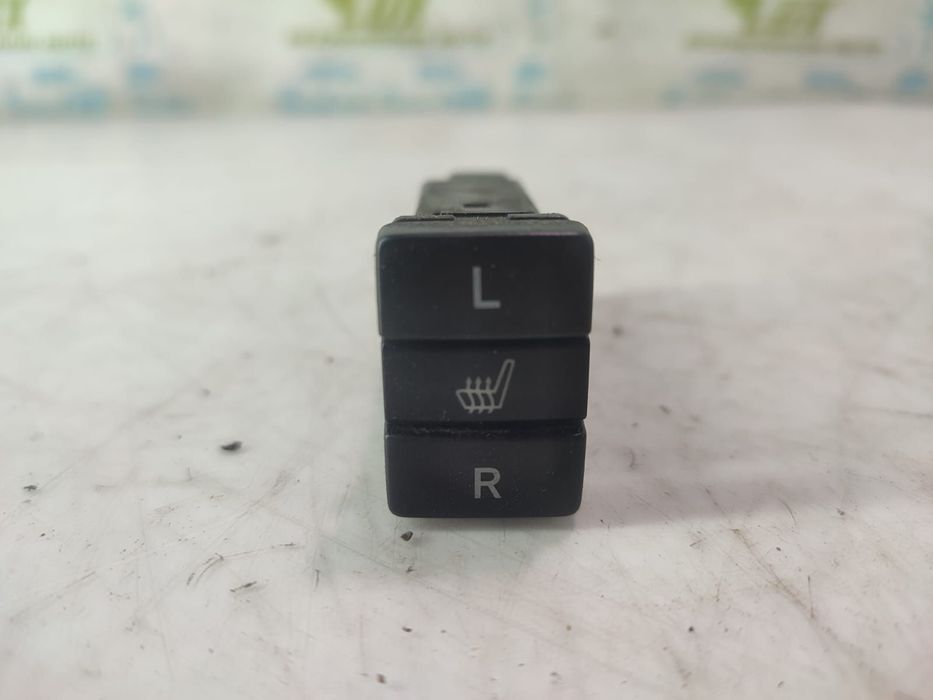 Buton incalzire scaun 15B088 Toyota RAV4 3 (XA30) [2005 - 2010] 2.2 d