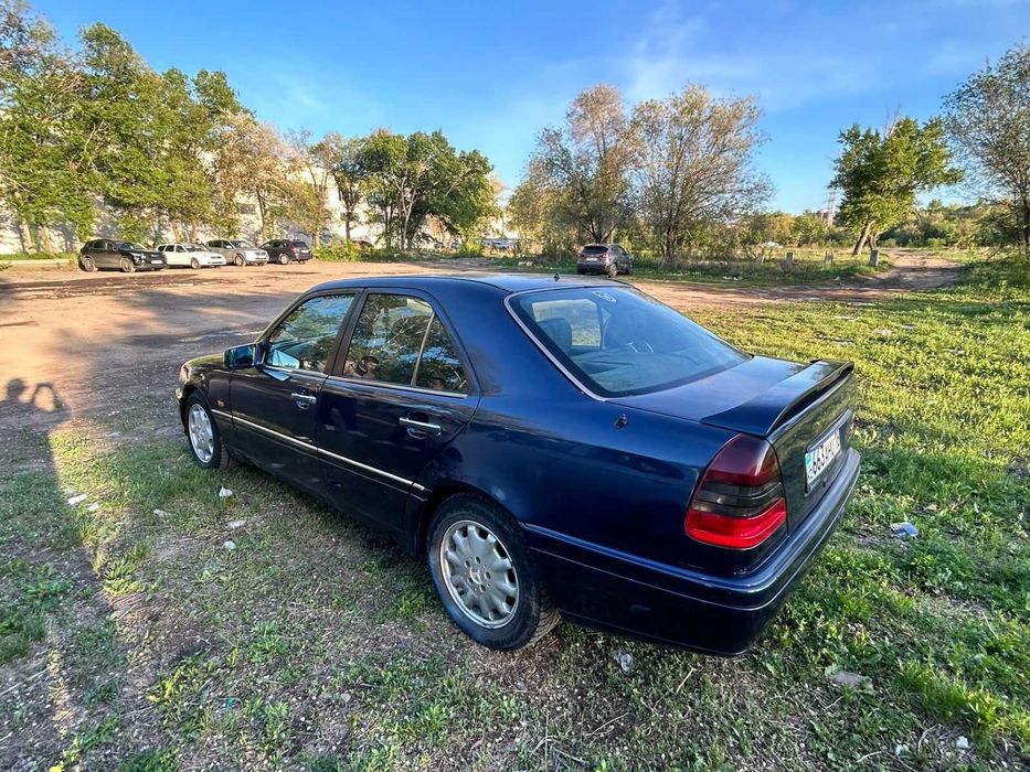 Mercedes Benz  C200