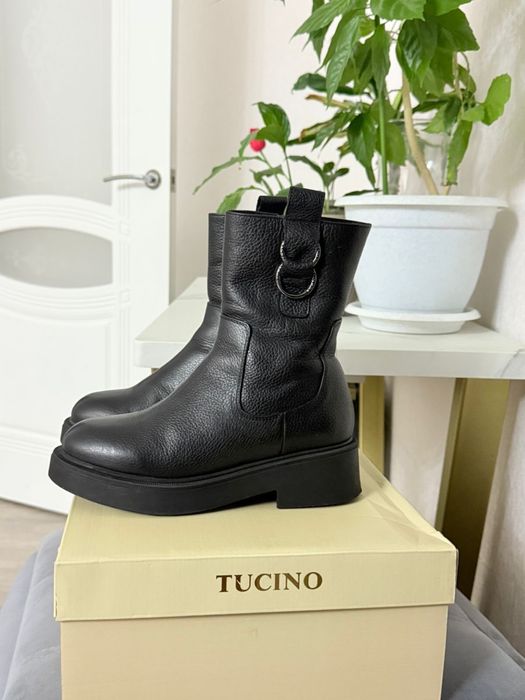 Продам женские зимние сапоги