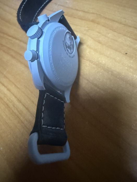 Omega x swatch mision to Earthphase