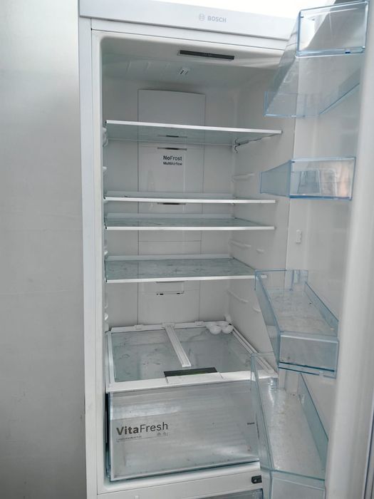 Холодильник , почти новый