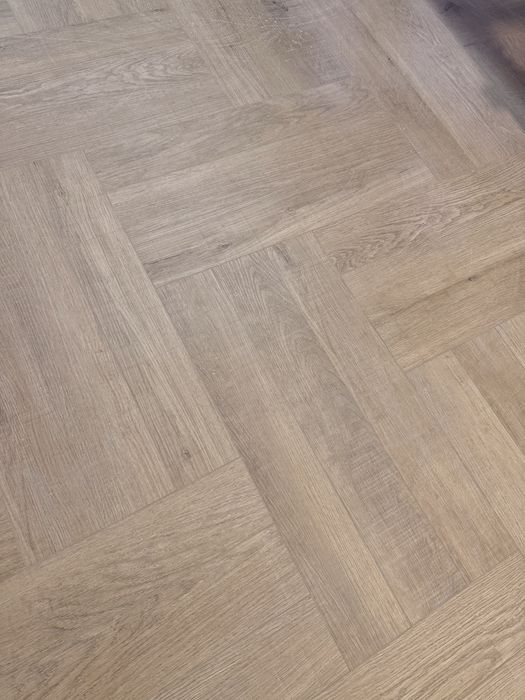 Кварц винил, ламинат, пол