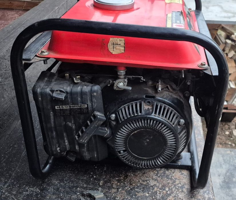 Generator curent cu mic defect