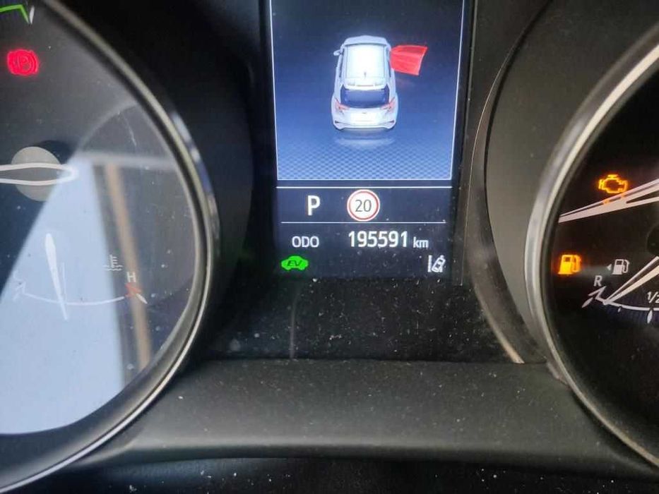 BATTERY LIFE450000km/Distronic/Следи Път и Знаци/Подгрев Toyota Ch-r
