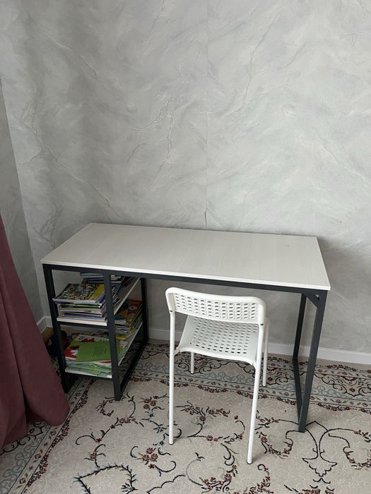 Продается письменный стол