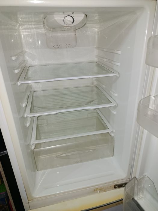 Продается холодильник LG. Оригинал.