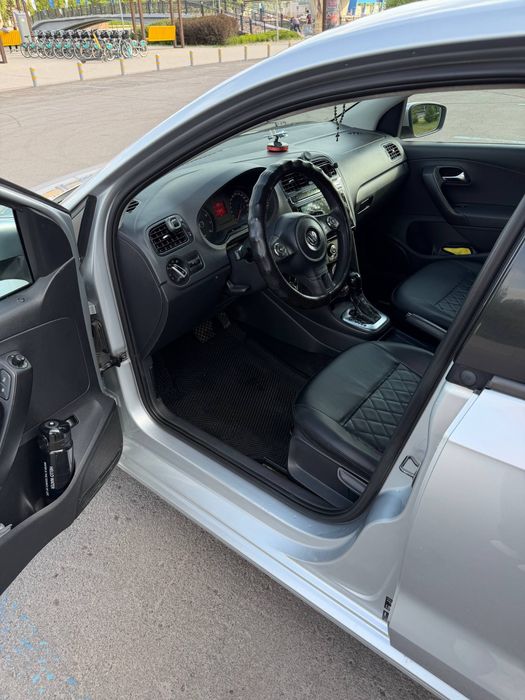 Volkswagen Polo sedan