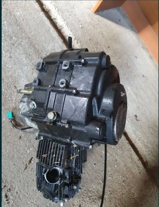 Vând motor cross 107 perfect funcțional